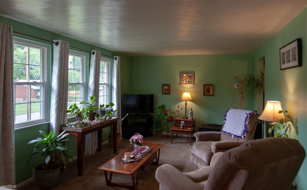 220 Amity Rd - Photo 3 of 13