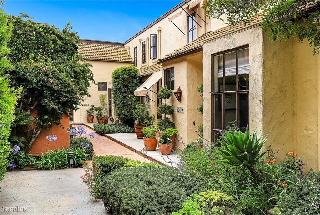 315 Arlington Dr #8 - Photo 2 of 10