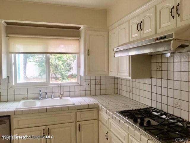 1039 W Roses Rd - Photo 3 of 10