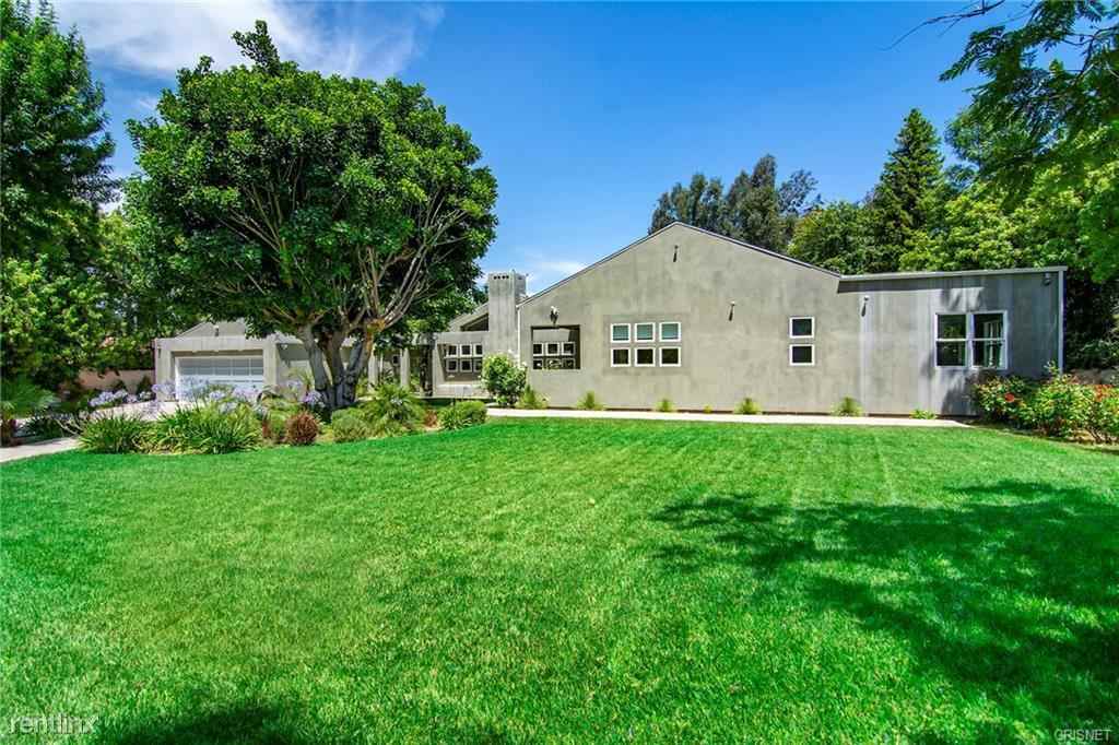 5352 Tampa Ave - Photo 3 of 14
