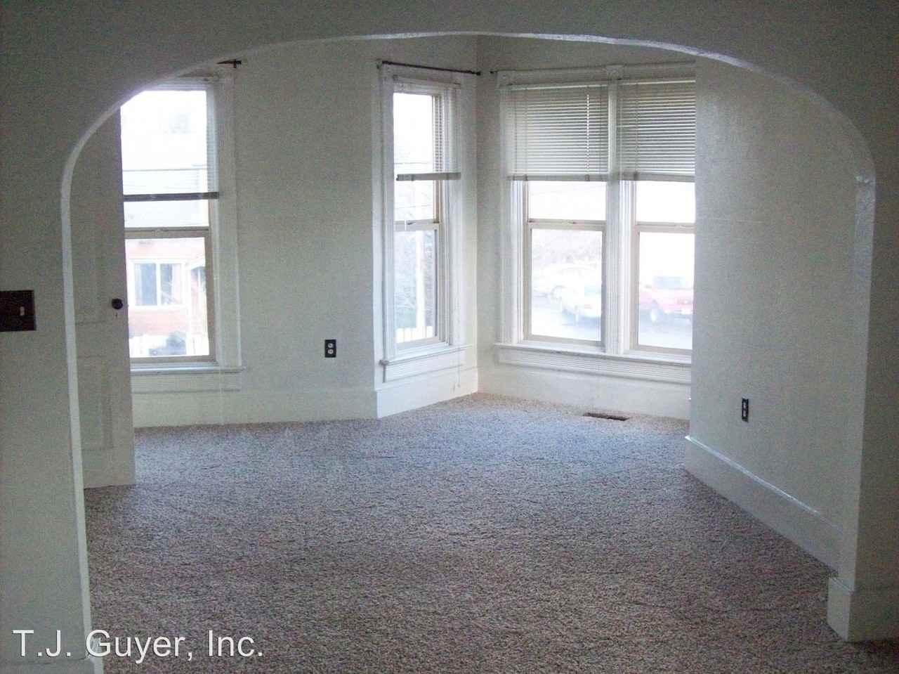 120-122 W First St - Photo 2 of 10