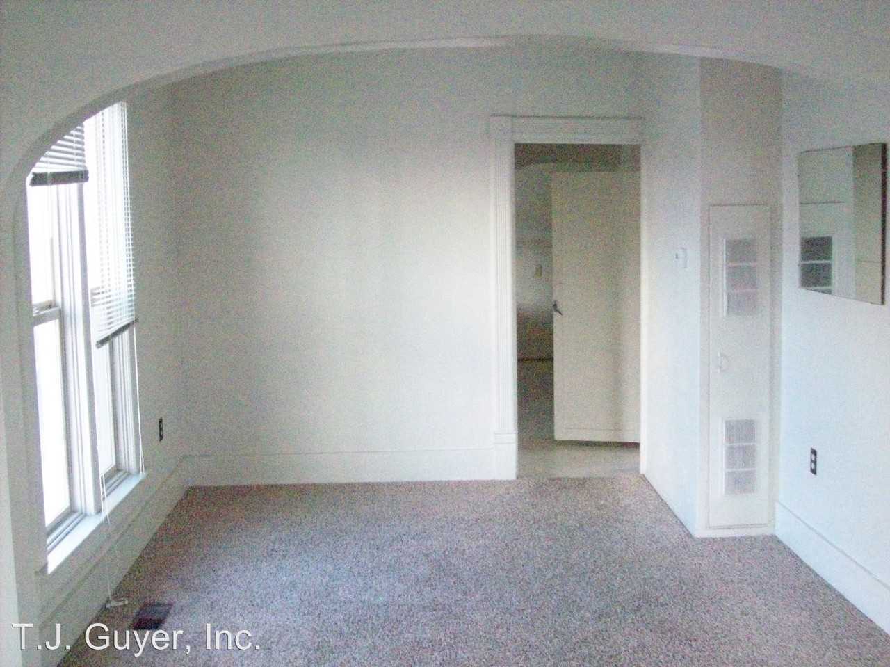 120-122 W First St - Photo 3 of 10