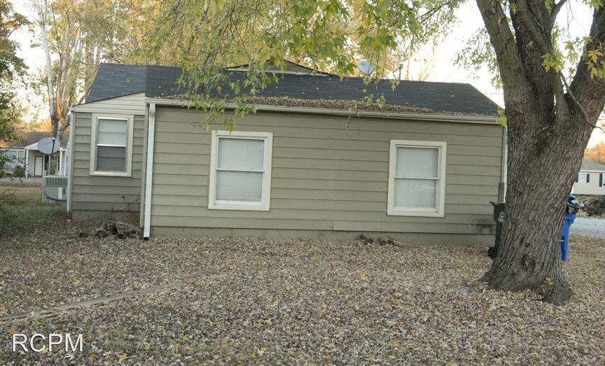 1507 Pine St - Photo 3 of 19