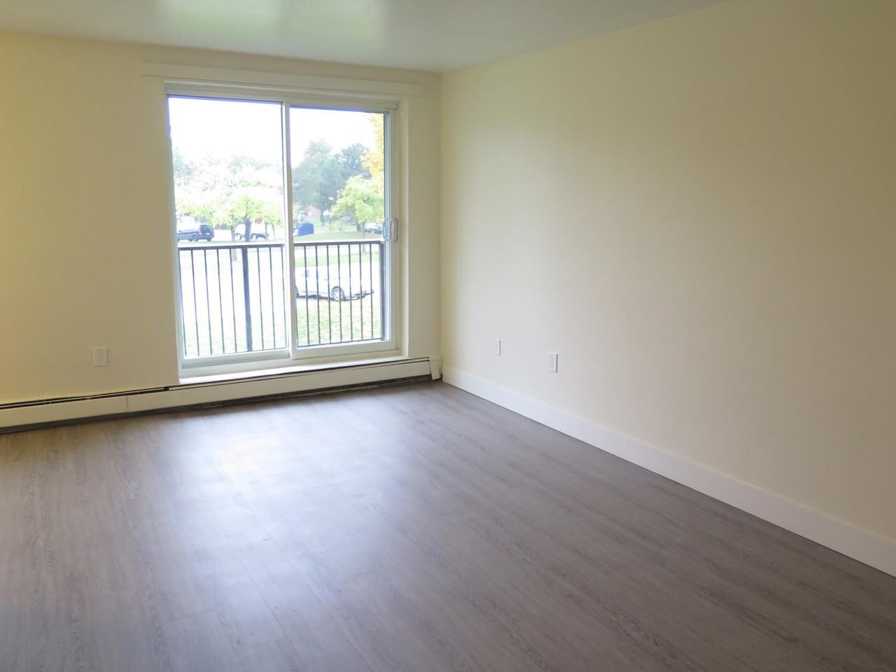 250 Marconi Blvd - Photo 2 of 11