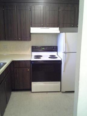 63 Pond St - Photo 3 of 7