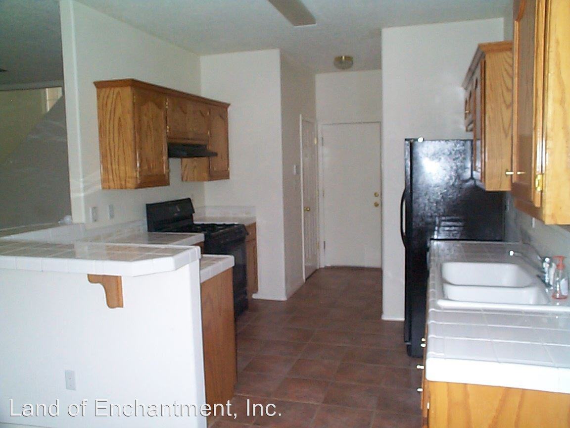 7405 Tricia Rd NE - Photo 2 of 11