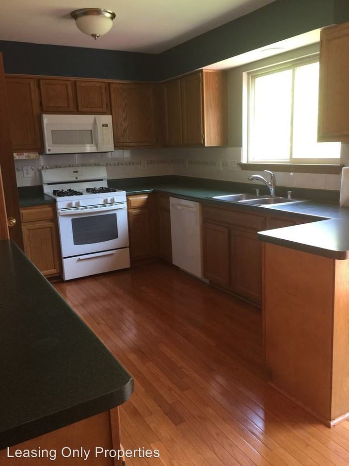 10018 63rd St - Photo 2 of 14