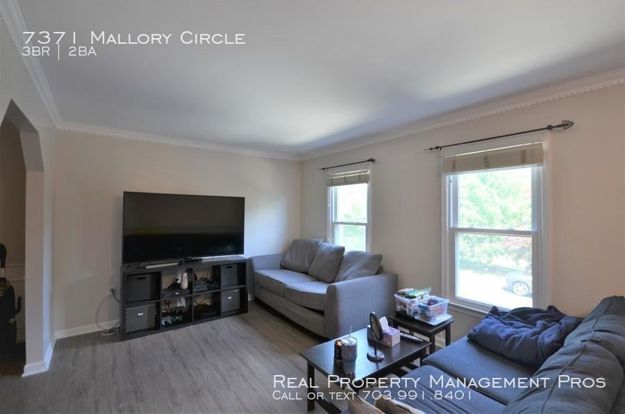 7371 Mallory Cir - Photo 2 of 18