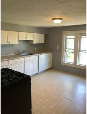 76 Park Ave - Photo 3 of 13