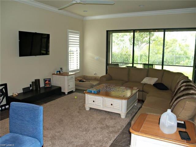 3439 Pacific Dr - Photo 3 of 9