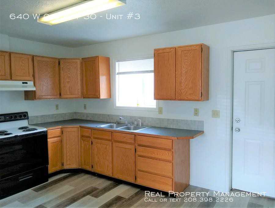 640 Old Hwy 30 W - Photo 3 of 15