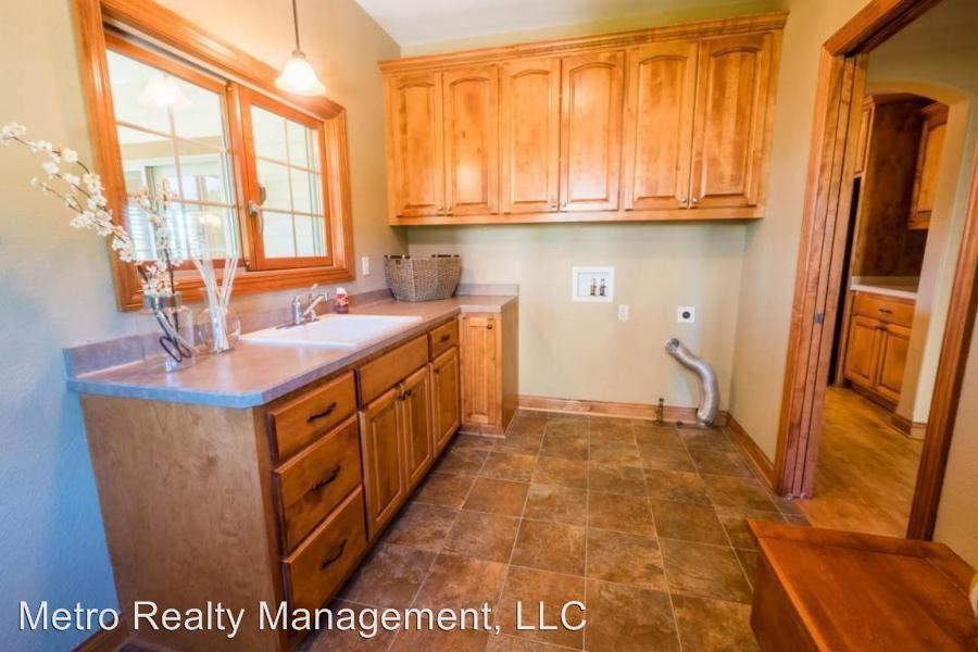 W127N6548 W127 N6548 Blue Spruce Ct - Photo 2 of 24