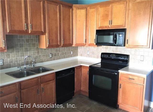 309 Maple Ct - Photo 2 of 10