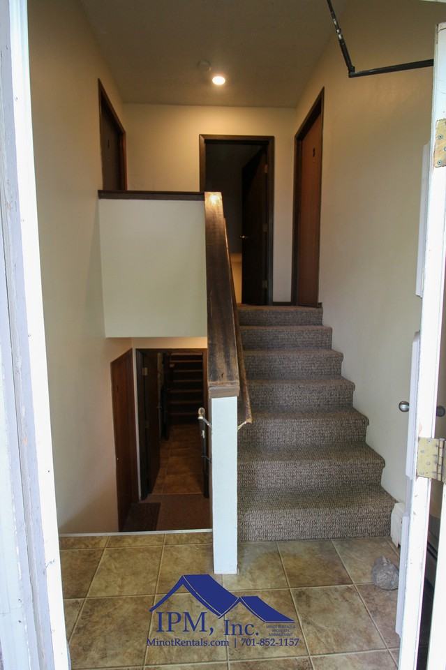 1315 14Th Ave Nw - Photo 2 of 11