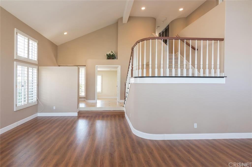 23013 Weymouth Pl - Photo 3 of 31