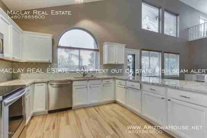 1229 N Renee Ave - Photo 3 of 14