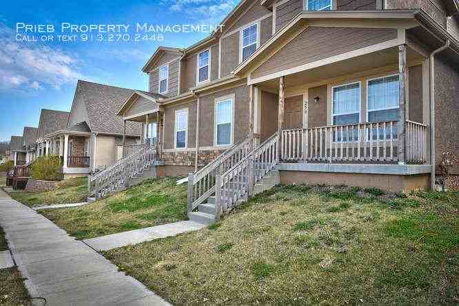 282 N Ferrel St - Photo 3 of 27