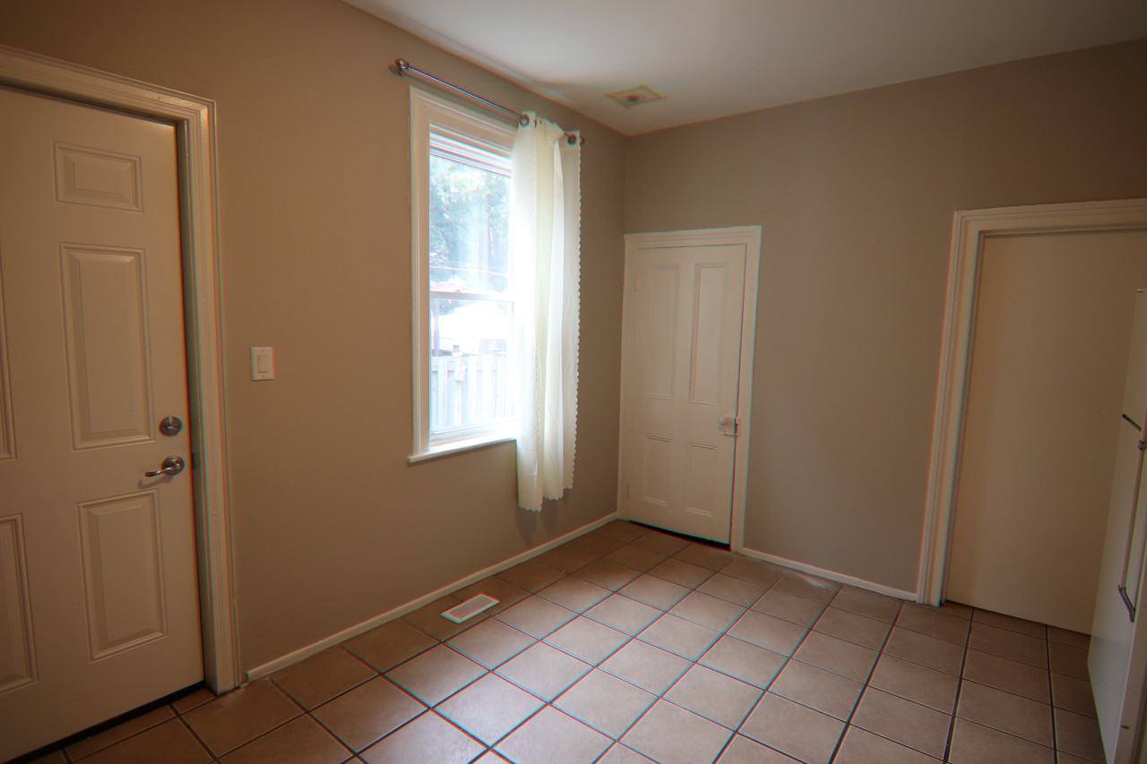 160 Locke St N - Photo 2 of 15