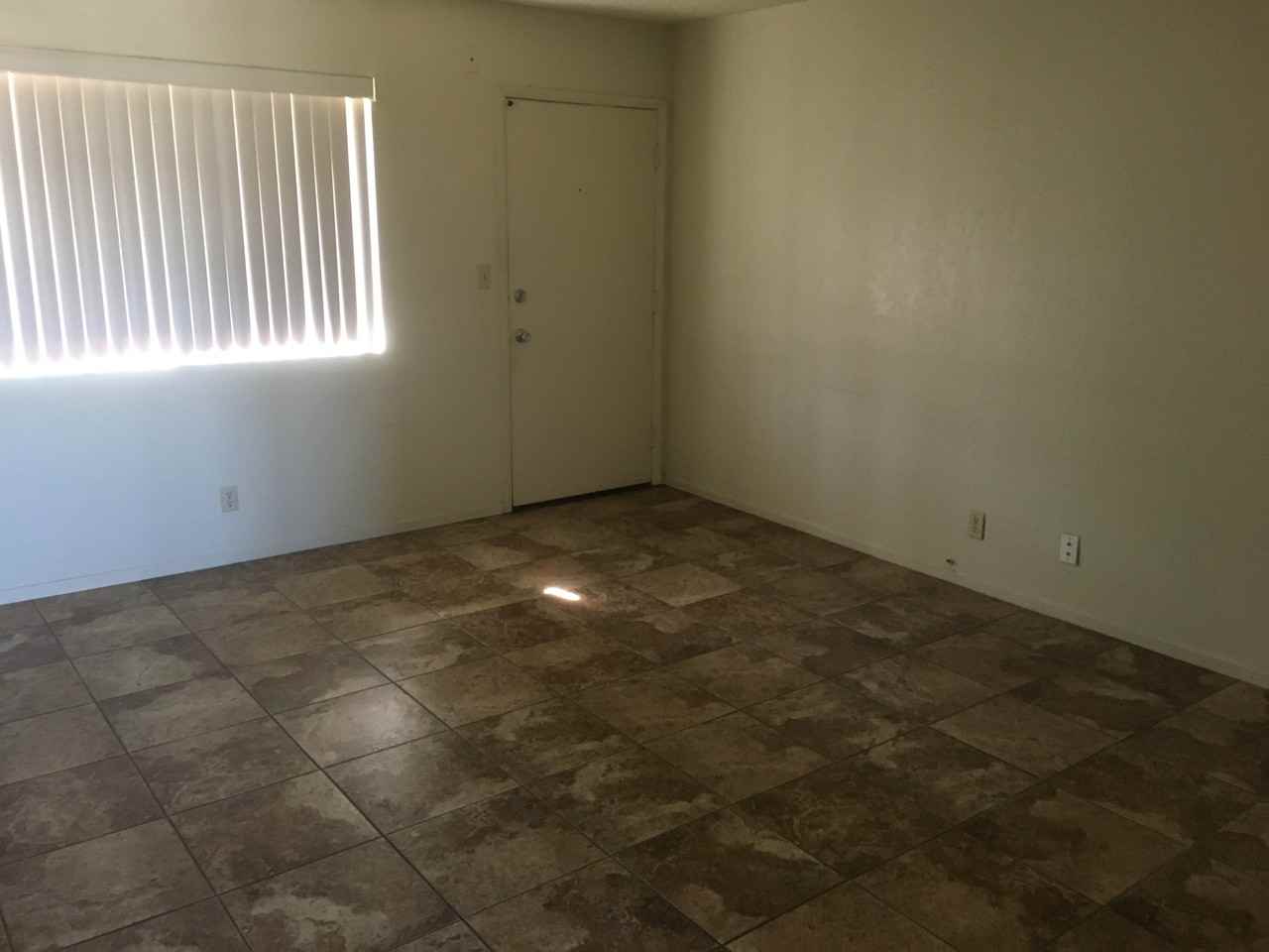 1511 Freeman Ave - Photo 3 of 10