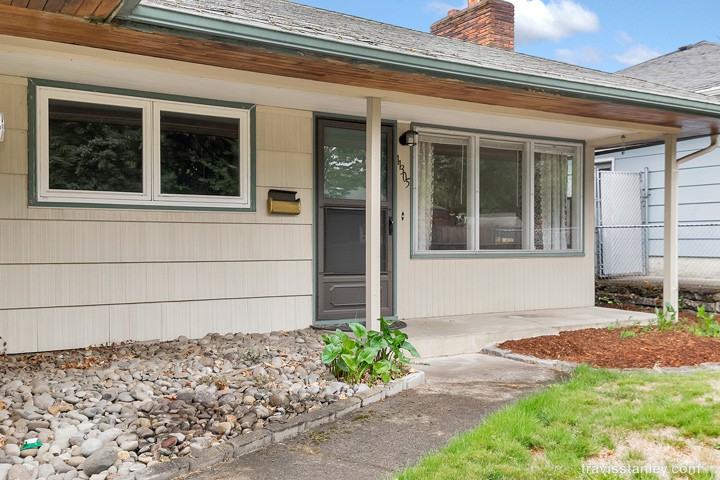 11305 Se 34th Ave - Photo 2 of 17