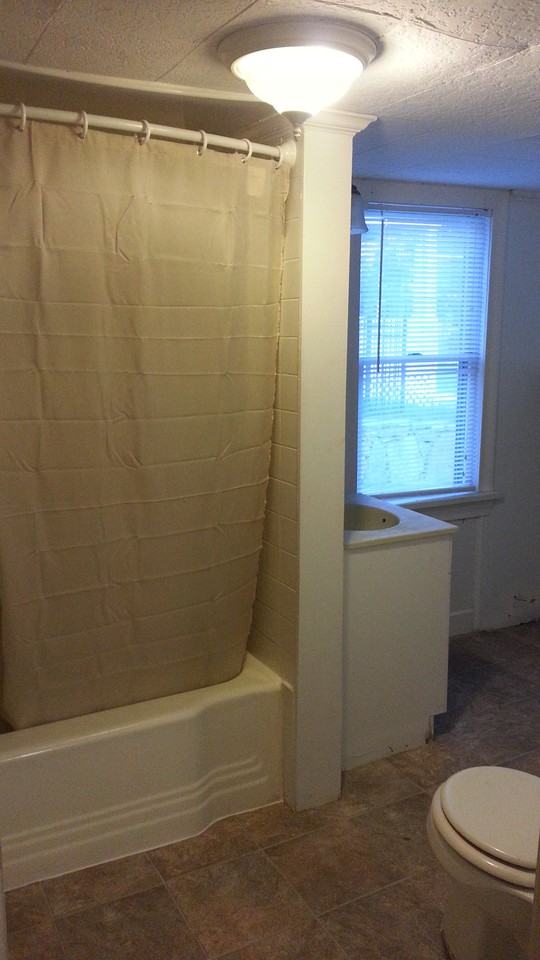 93 Washington St #1 - Photo 2 of 8