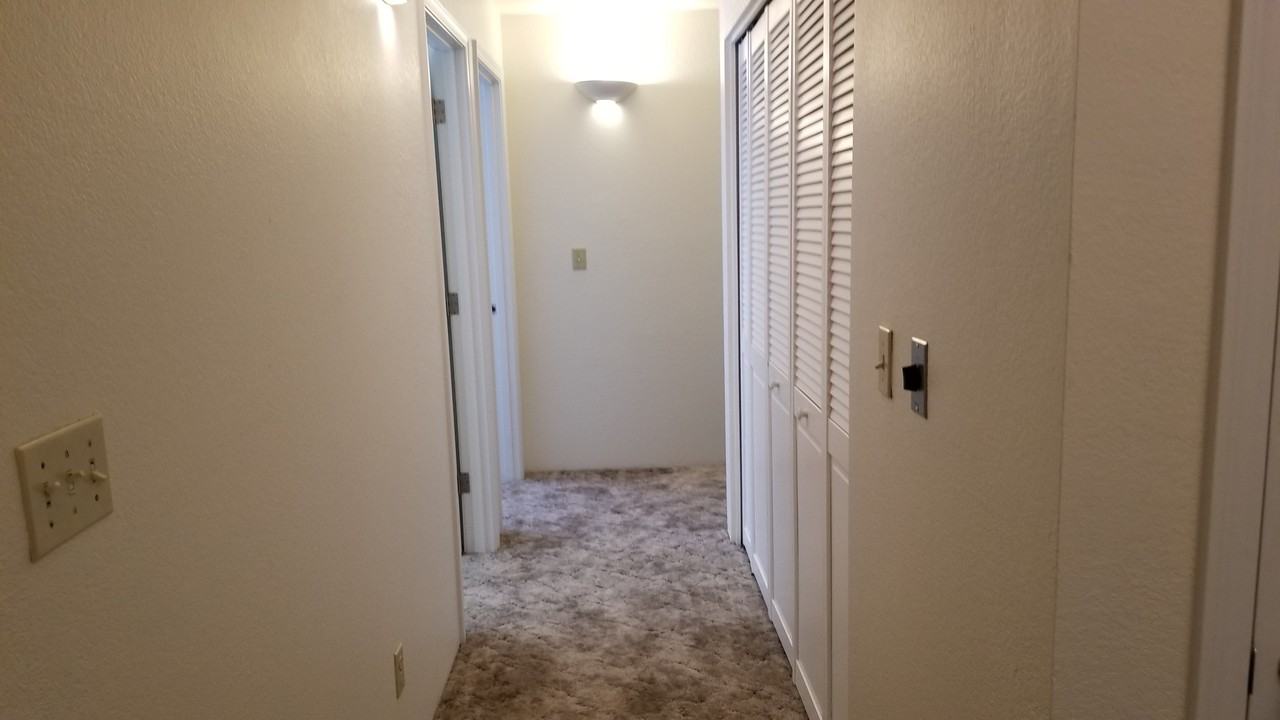 1628 Kellenbeck Ave - Photo 2 of 11