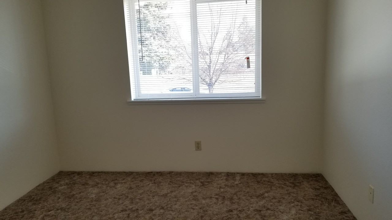 1628 Kellenbeck Ave - Photo 5 of 11
