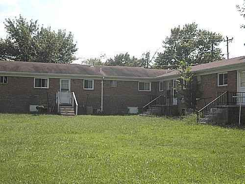 2001 Spencer St - Photo 4 of 10