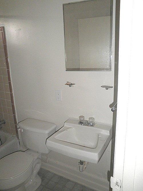 2001 Spencer St - Photo 5 of 10