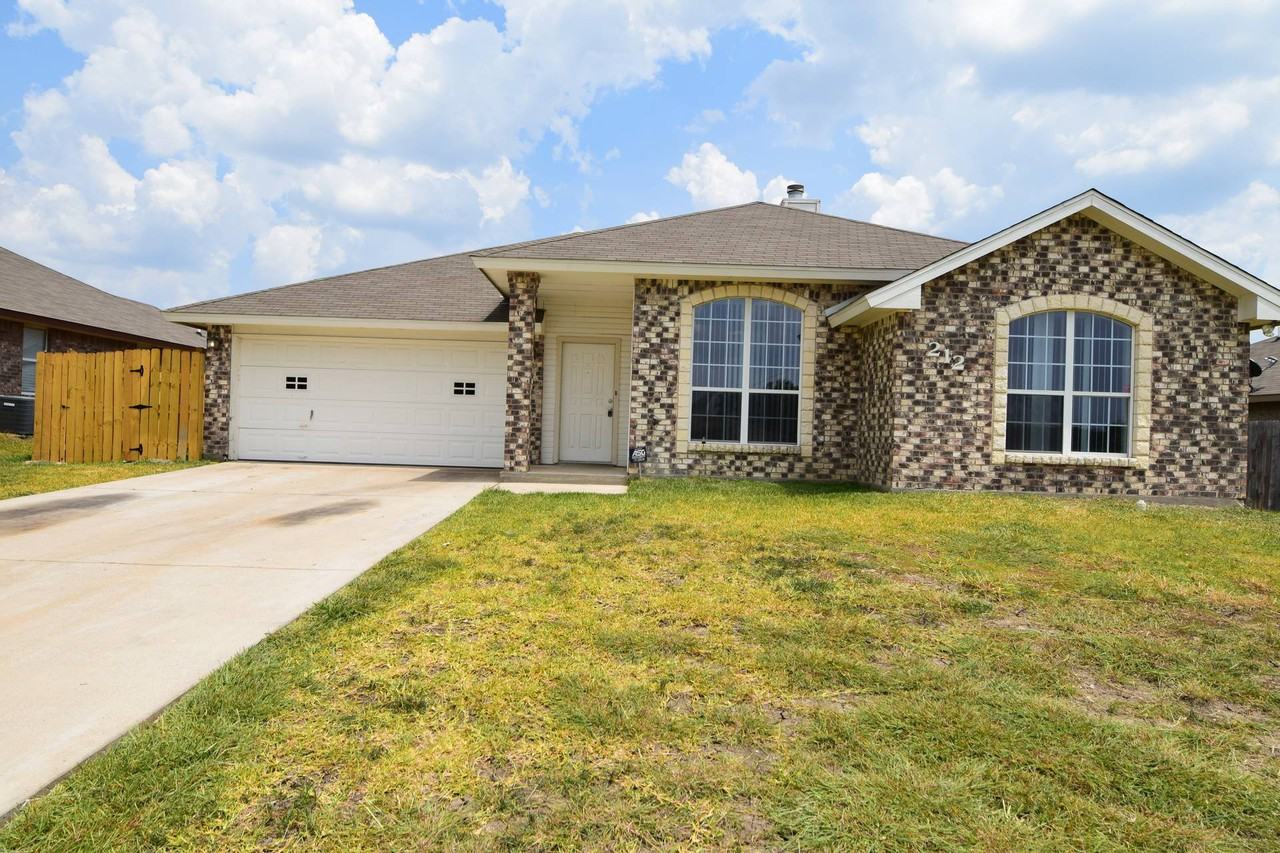 212 Cedar Ridge Dr - Photo 3 of 21