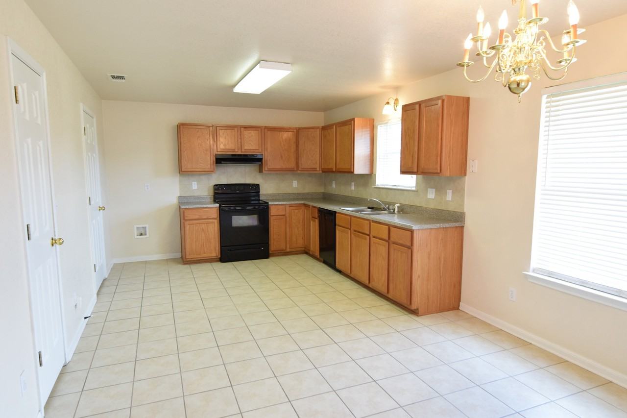 212 Cedar Ridge Dr - Photo 5 of 21