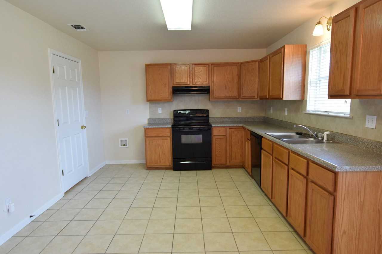 212 Cedar Ridge Dr - Photo 6 of 21