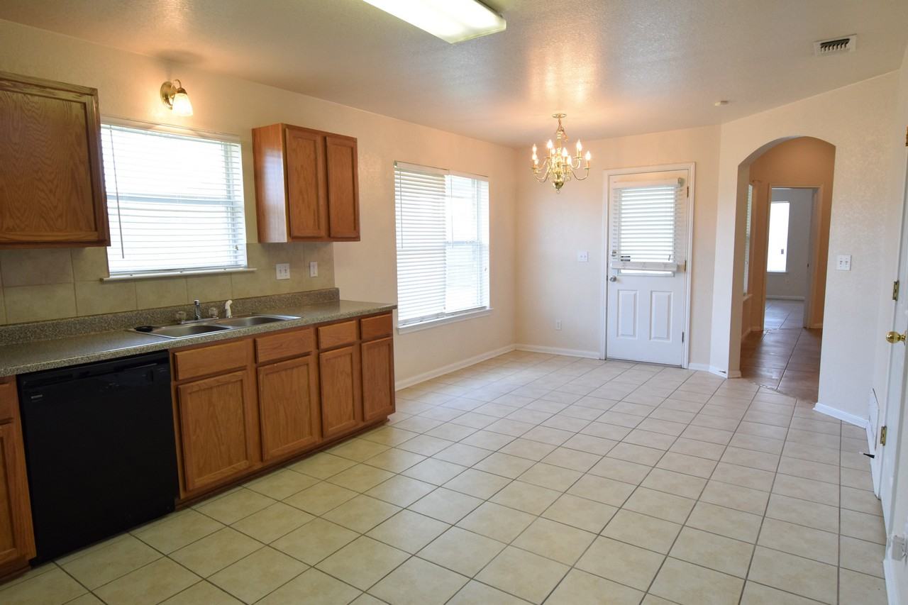 212 Cedar Ridge Dr - Photo 7 of 21