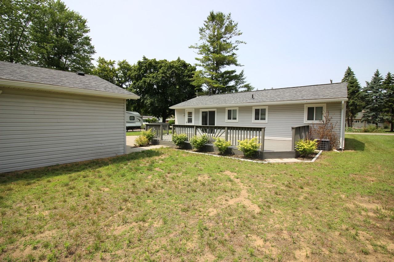 399 Kent St - Photo 3 of 16