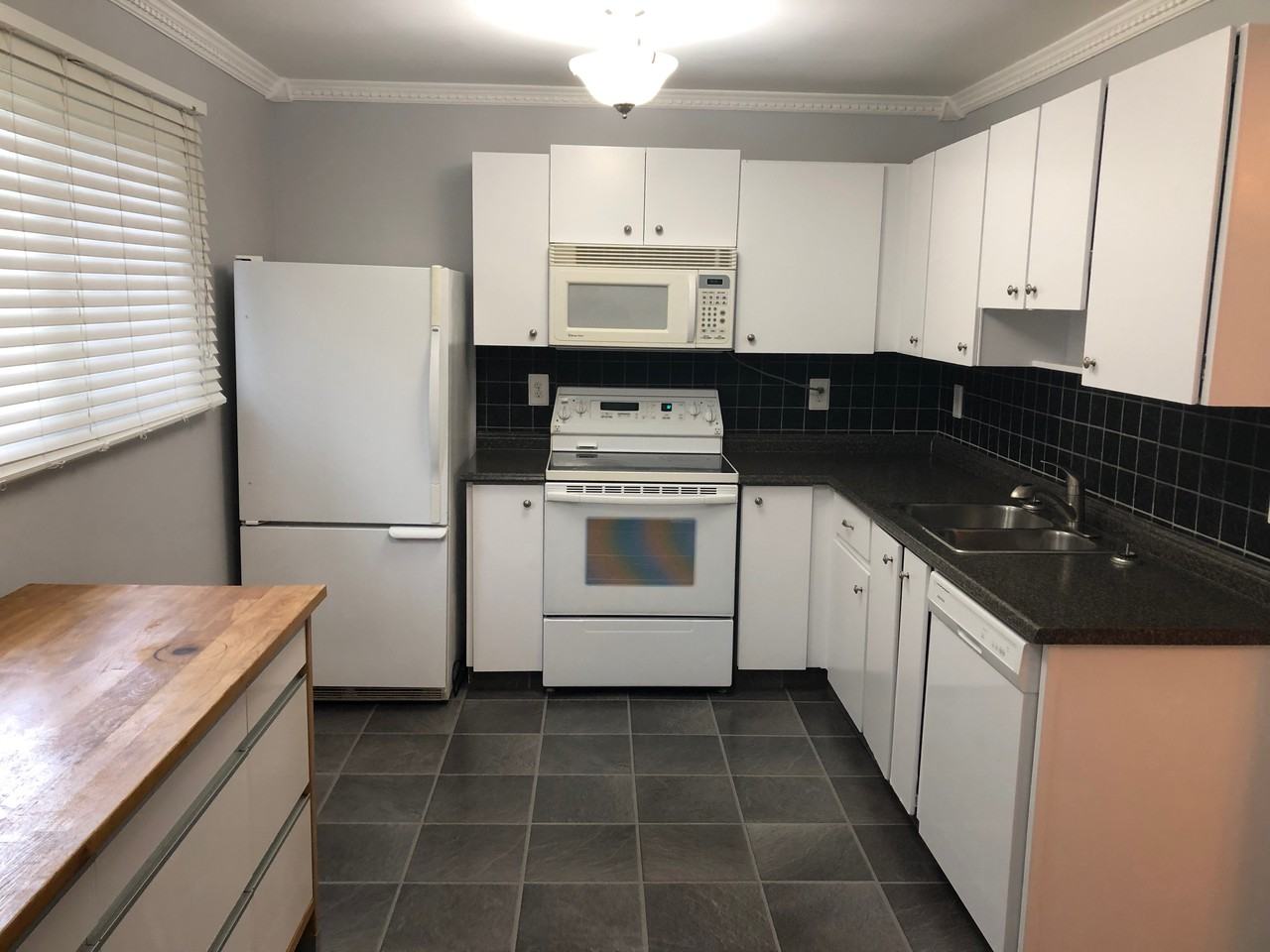 1400 Lakewood Road West - Photo 2 of 18