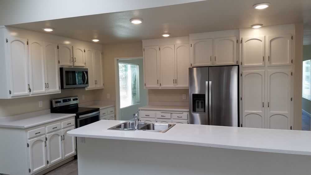 439 Candlelight Dr. - Photo 3 of 10