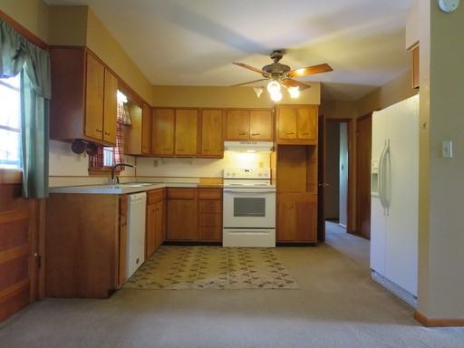 351 Henry St - Photo 3 of 22