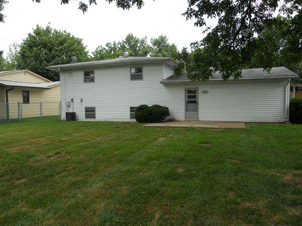 604 Joseph Dr - Photo 2 of 10