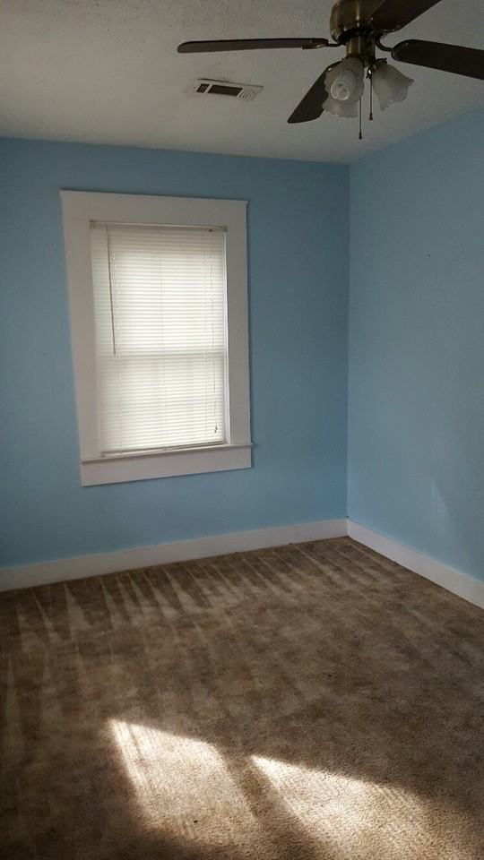 307 Drake Cir - Photo 3 of 8