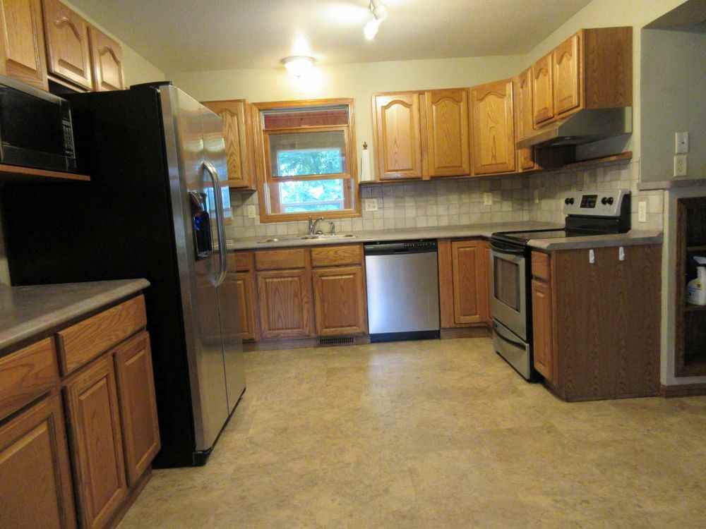 744 S Park Dr - Photo 3 of 18