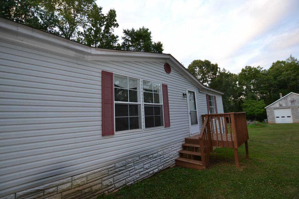 2163 Brown Ln - Photo 2 of 23