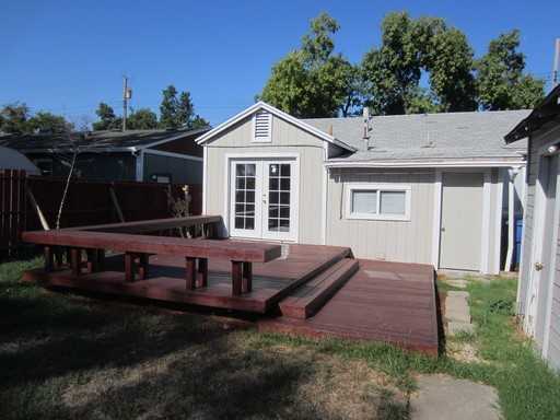 2420 Yreka Ave - Photo 3 of 6
