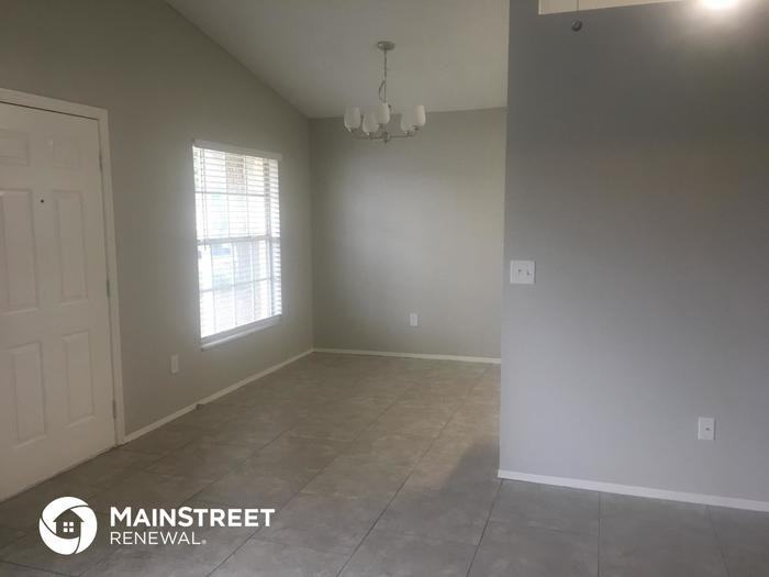 1506 W 18th St - Photo 2 of 15