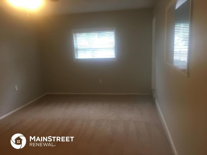 1506 W 18th St - Photo 3 of 15