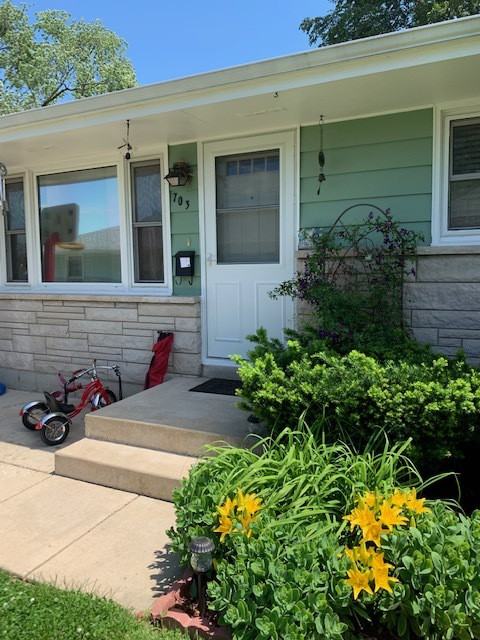 703 Edison Ave - Photo 2 of 17