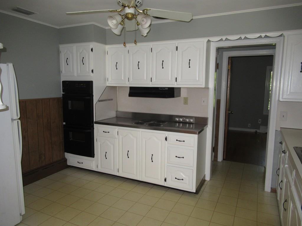 18 Lexington Rd - Photo 3 of 20