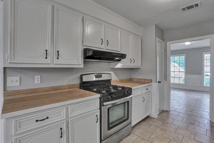 119 Scotland Rd - Photo 3 of 10