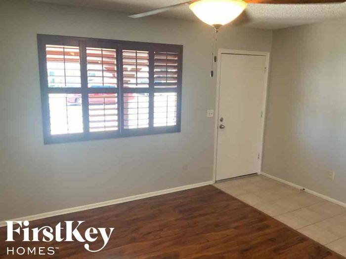 4102 W Lupine Ave - Photo 3 of 30