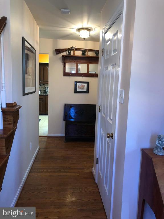 17622 Madison Ave - Photo 2 of 41