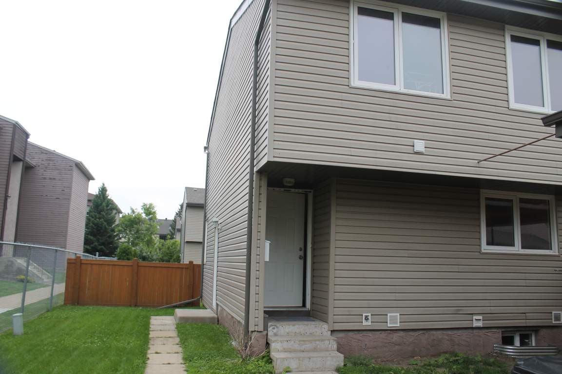 9 Akinsdale Gardens Apartments in Akinsdale, St. Albert, AB T8N 2W8